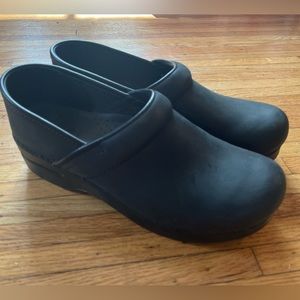 Dansko Clogs, black